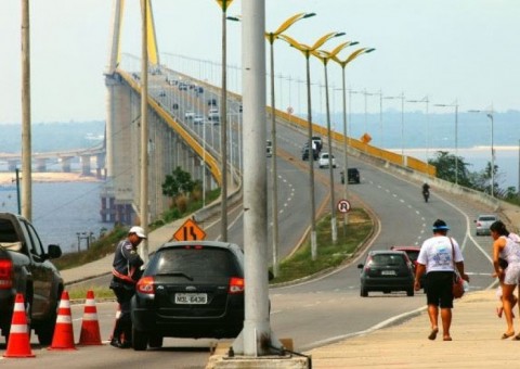 Arsam realiza operação surpresa na Ponte Rio Negro