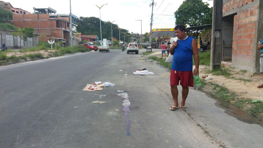 Criança morre ao ser arremessada por carro ao atravessar rua em Manaus
