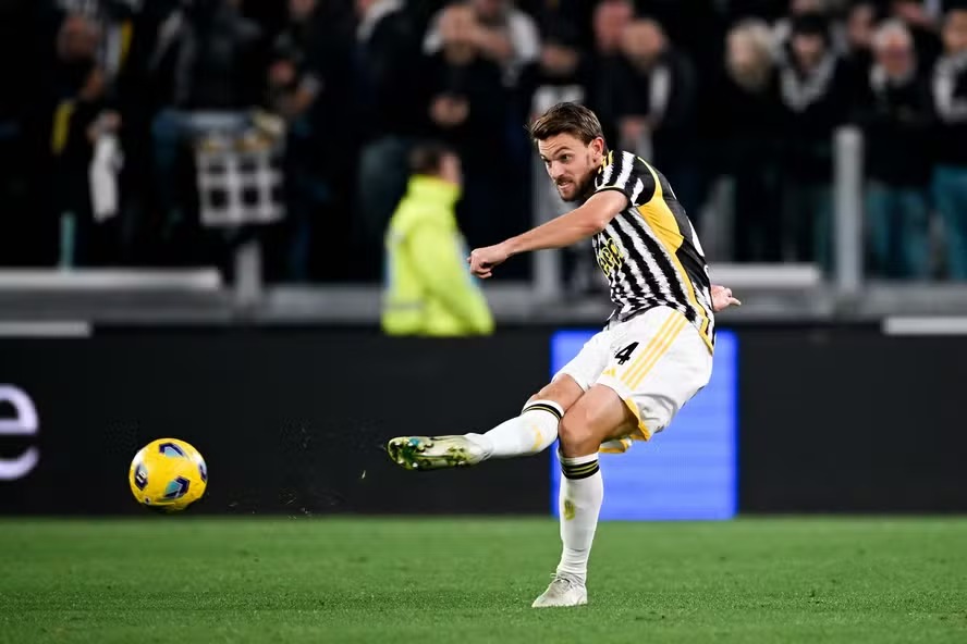 Zagueiro da Juventus será julgado por dirigir embriagado na Itália