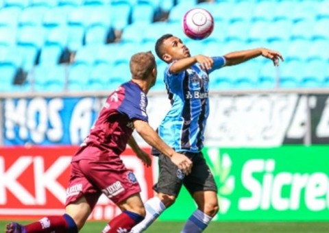 Em jogo de 8 gols, Grêmio perde de virada para o Caxias