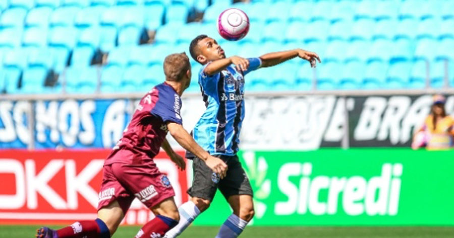 Em jogo de 8 gols, Grêmio perde de virada para o Caxias