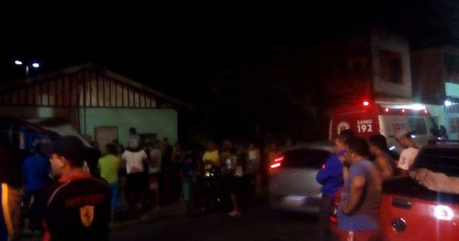 Encapuzados executam homem com 5 tiros em bar de Manaus