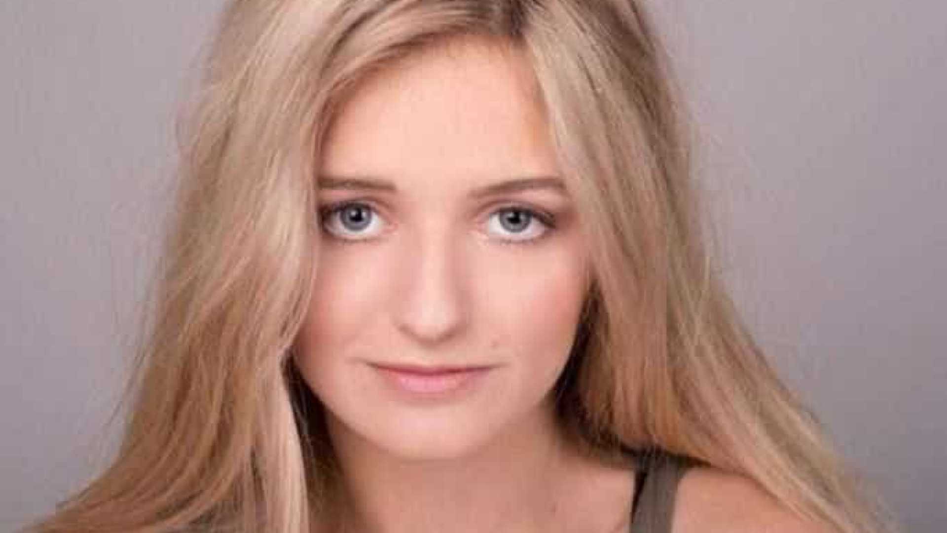  Jovem que leiloou a virgindade na internet se arrepende e faz revelação