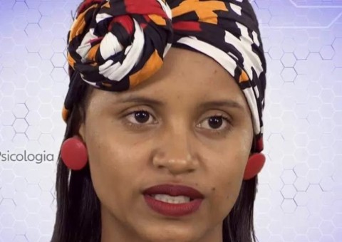 Participante do BBB18 tem foto com cartaz anti-Globo