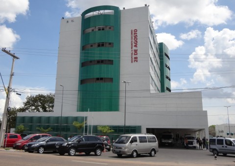 Revoltado com fim de casamento, homem atira em companheiro de ex em Manaus