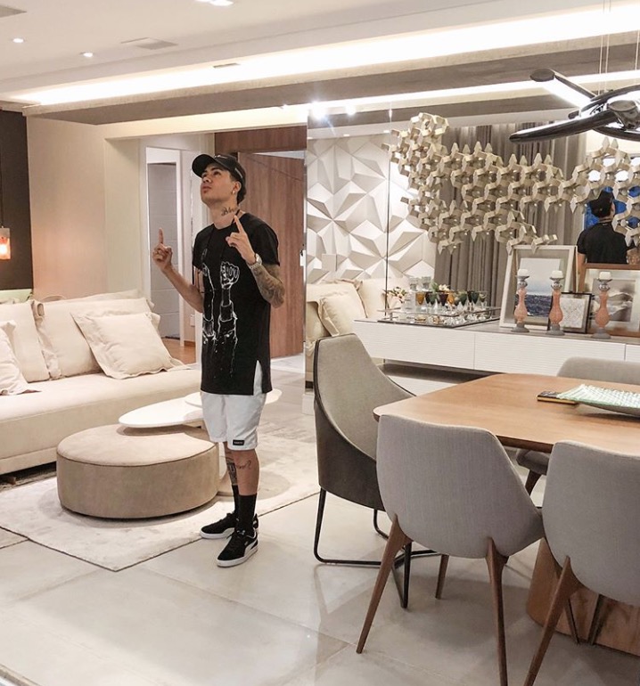 MC Kevinho compra primeira mansão e agradece na web
