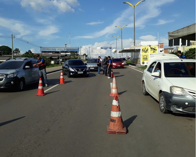 Arsam fiscaliza mais de 200 táxis durante operação surpresa em Manaus 