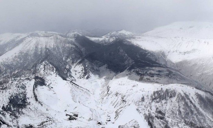 Erupção de vulcão e avalanche deixam 15 feridos e um desaparecido no Japão