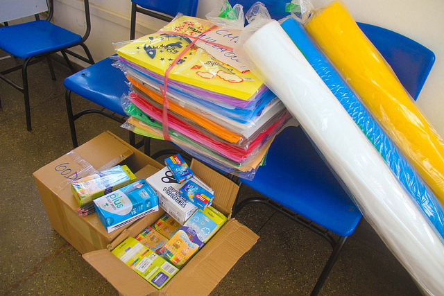 Prefeitura distribui material didático para mais de 19 mil alunos em Manaus