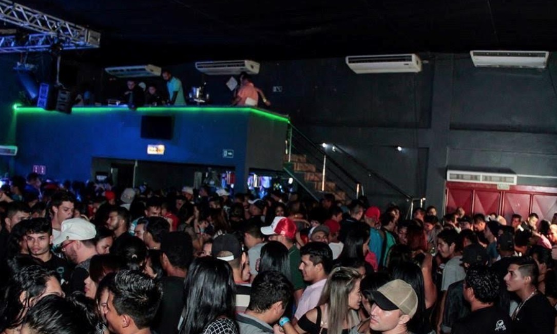 Rabo de Vaca apresenta sua nova vocalista no Forró do Netão