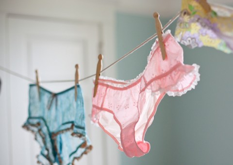 Secar a calcinha no boxe do banheiro favorece infecções