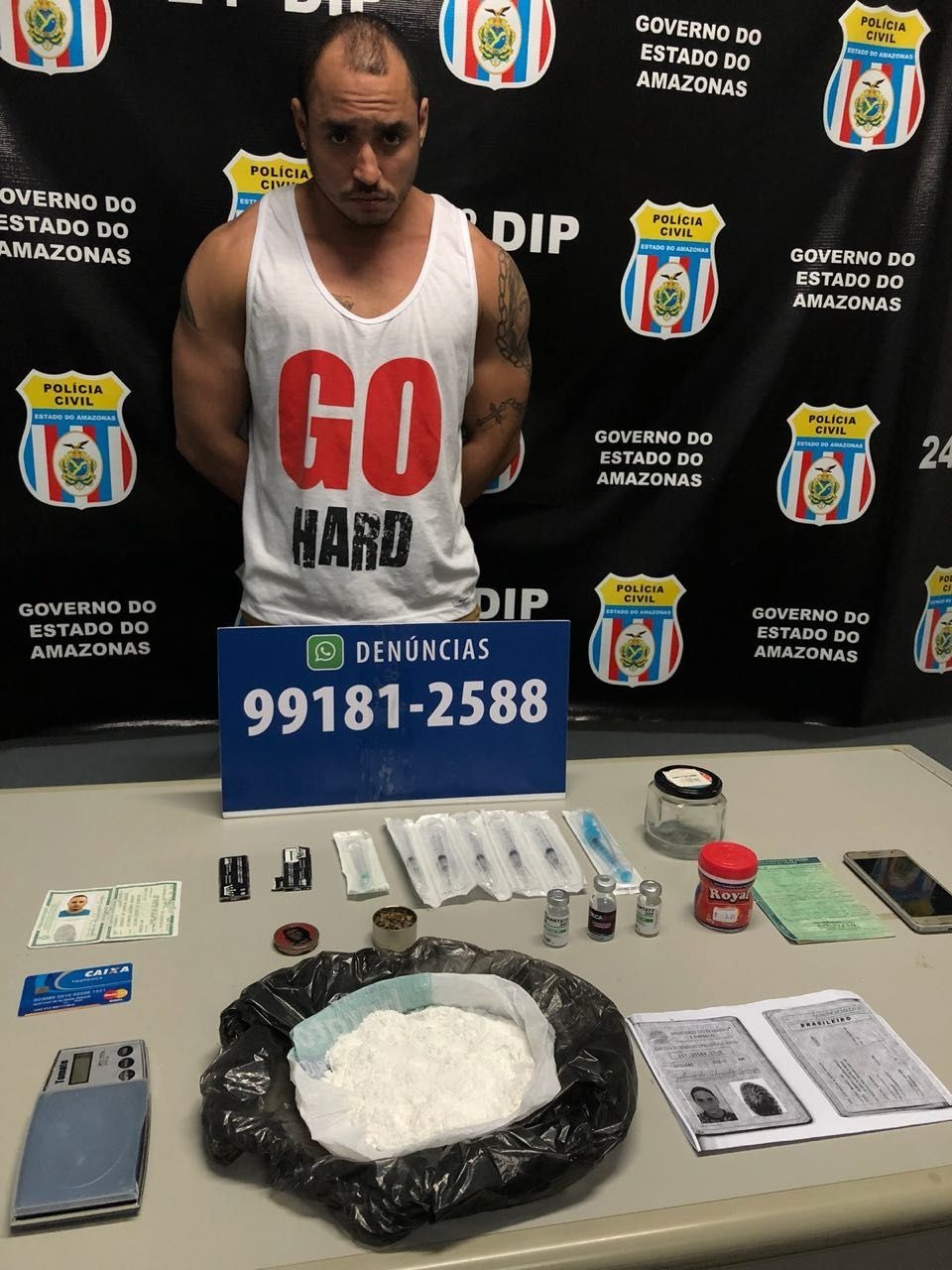 Homem é preso com drogas e frascos de anabolizante em Manaus