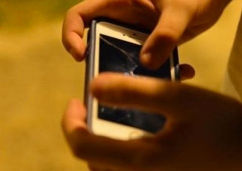 Flagra: Adolescente filma prima em momento íntimo e se dá mal em Manaus 