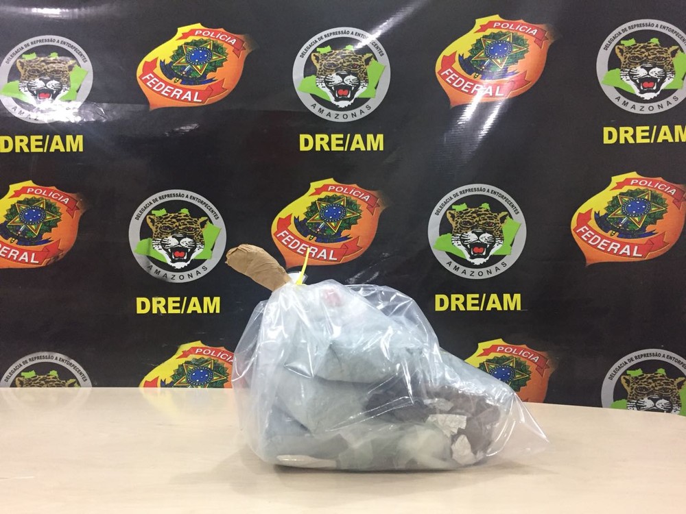 Mulher é presa ao tentar despachar encomenda com drogas em aeroporto de Manaus