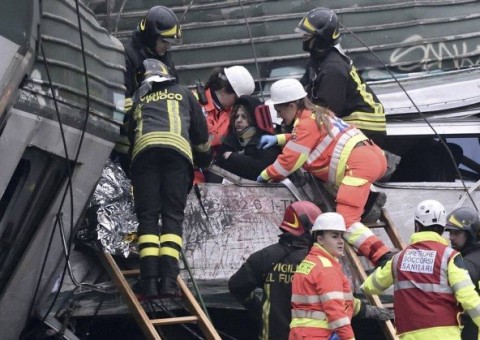Trem descarrila na Itália e deixa quatro mortos e 100 feridos