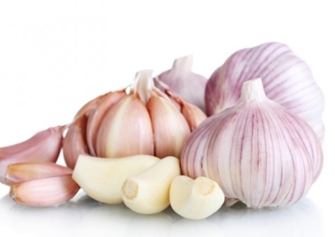 Afrodisíaco e desintoxicante, conheça os benefícios do alho