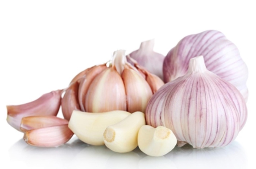 Afrodisíaco e desintoxicante, conheça os benefícios do alho