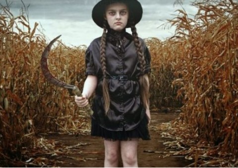 Assista ao trailer bizarro do novo filme da franquia Colheita Maldita