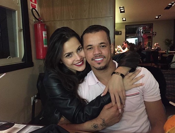 Ex-BBB Emilly é apresentada à família do namorado