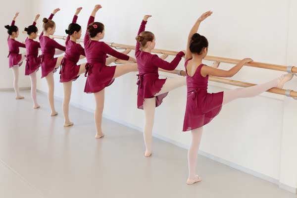 Abrigo Moacyr Alves abre inscrições para aulas gratuitas de balé e capoeira