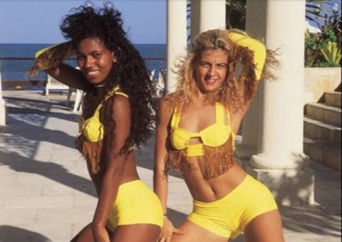 Primeira morena do Tchan reaparece como apresentadora de TV