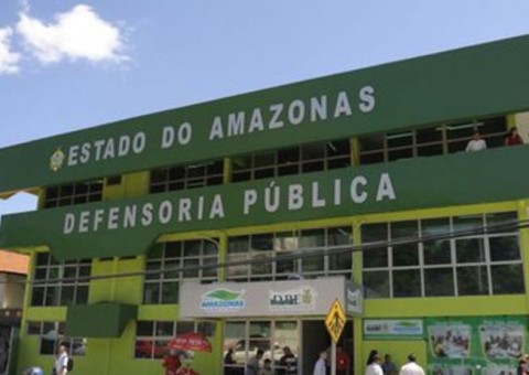 Defensoria entra com ação de danos morais contra policial militar por injúria racial 