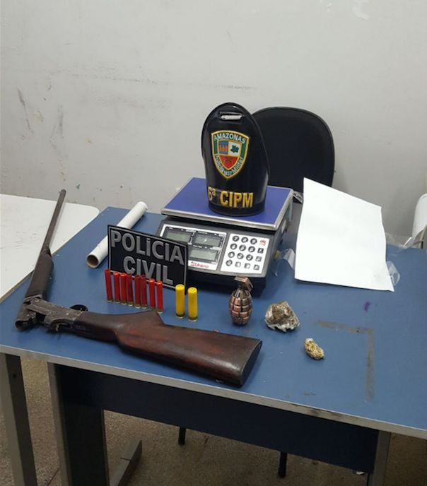 Homem denunciado por violência doméstica é preso com armas e drogas no Amazonas