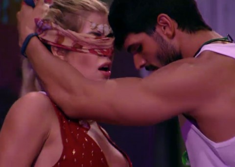 BBB 18: Jaqueline ataca de sedutora e Lucas vira o jogo com puxada sexy em festa