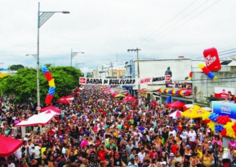Esquenta da Banda do Boulevard interdita ruas em Manaus