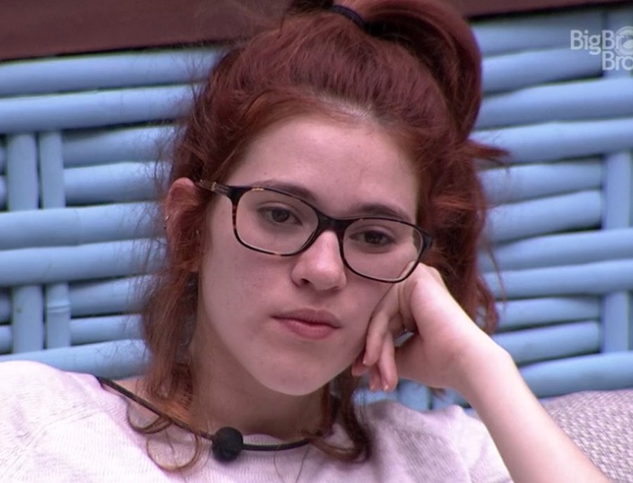 BBB18: Depois de pegação e bebedeira, Ana Clara leva sermão de primo e pai  