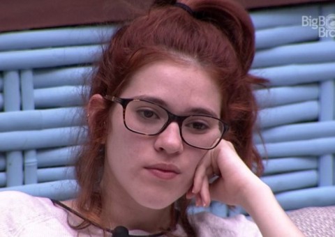 BBB18: Depois de pegação e bebedeira, Ana Clara leva sermão de primo e pai  