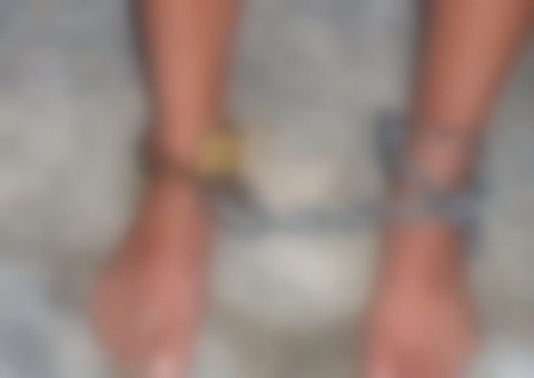 Crianças desnutridas e rodeadas por ratos são resgatadas após vizinhos denunciarem briga de casal