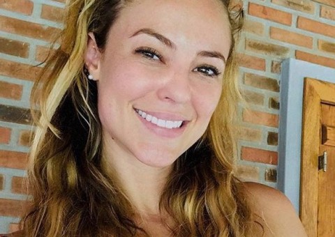 Paolla Oliveira mostra bumbum redondinho de fio-dental em cenário paradisíaco