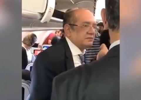 Ministro do STF é hostilizado por passageiros em voo 'Fora Gilmar'