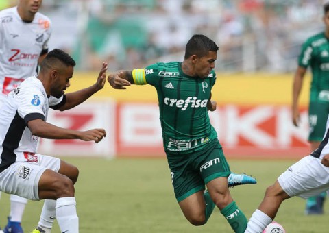  Palmeiras supera o Bragantino e continua 100% 