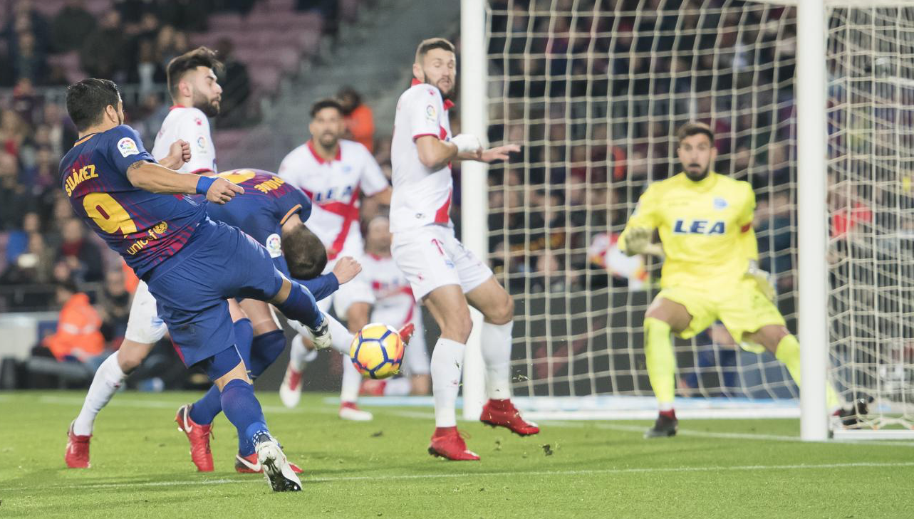 Coutinho é titular, Messi e Suárez brilham e Barcelona bate Alavés de virada