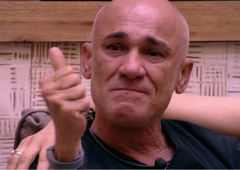 BBB18: Ayrton chora ao ser escolhido para representar a família Lima na casa