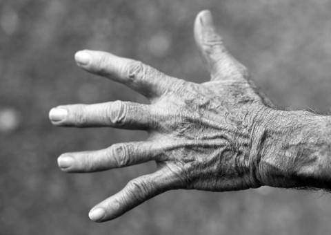 Jovem de 19 anos é preso por matar avô com golpes de pé de cabra