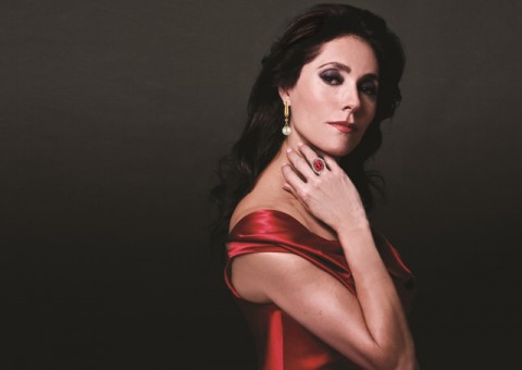 Christiane Torloni apresenta espetáculo da Broadway em Manaus