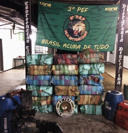 Exército apreende quase uma tonelada de drogas em embarcação no Amazonas