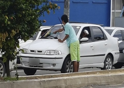 Bosco Saraiva diz que limpadores de para-brisas flagrados em sinal serão presos