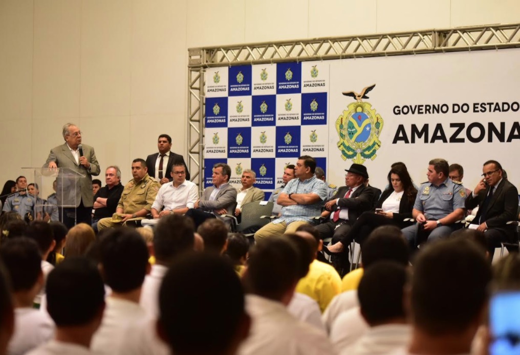 Aprovados em concurso da Polícia Civil de 2009 começam curso de formação