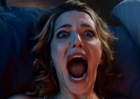 Final alternativo do terror A Morte te dá Parabéns é chocante. Assista