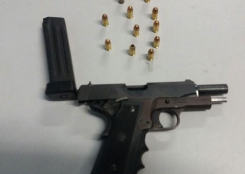 Bebendo, homem sai atirando em bar de Manaus e se dá mal