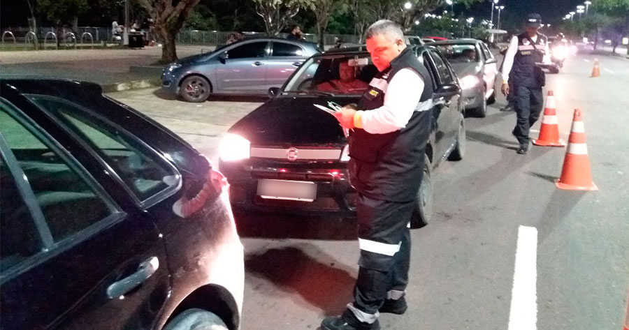 Mais de 400 motoristas são multados durante operação do Detran no Amazonas