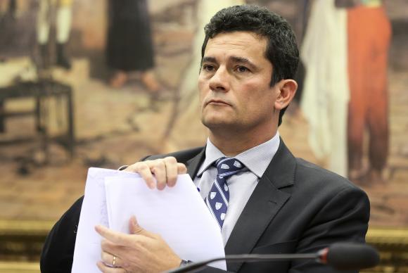 Moro determina leilão público do triplex atribuído a Lula