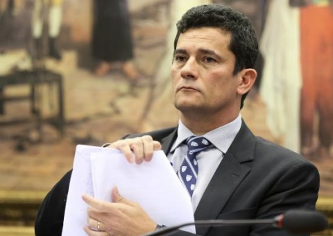 Moro determina leilão público do triplex atribuído a Lula