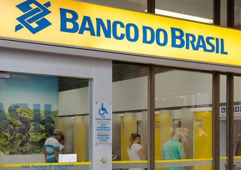 Bandidos fazem buraco em parede e roubam agência do Banco do Brasil em Manaus