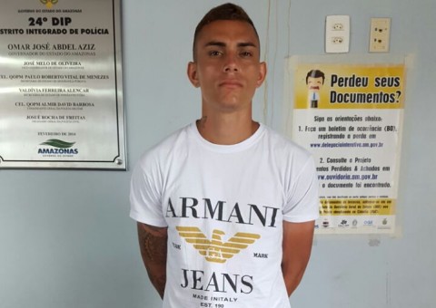 Flanelinha é preso com trouxinhas de drogas escondidas dentro de esponja em Manaus 