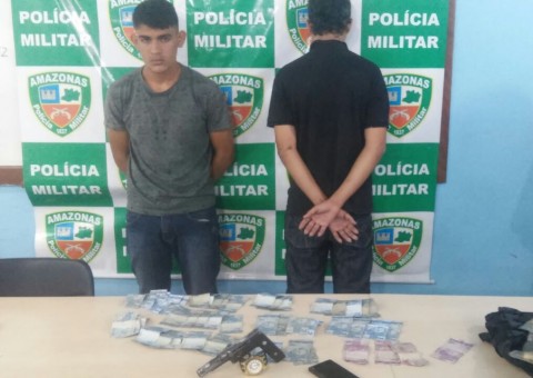 Motociclista ajuda polícia a capturar suspeitos de assalto a coletivo em Manaus